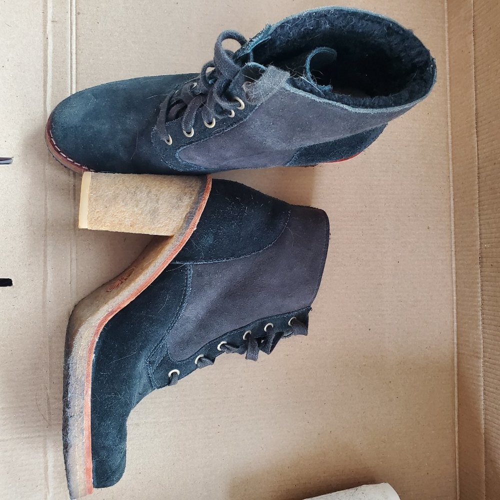 UGG black fur lined suede leather boots with heel, sz 7.5